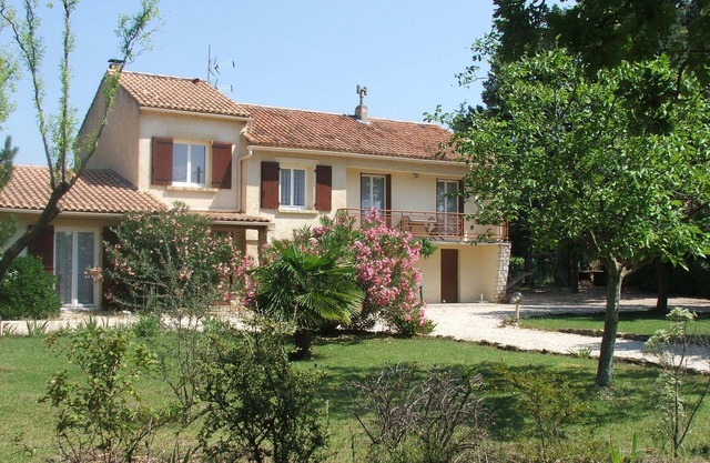 61m² apartment, 3-star rating, air-conditioned, in the countryside, large plot, quiet location