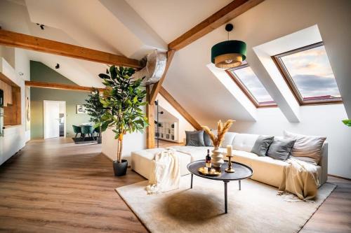 6BR Castle V!EWS A/C luxury Dolce Vita apartment