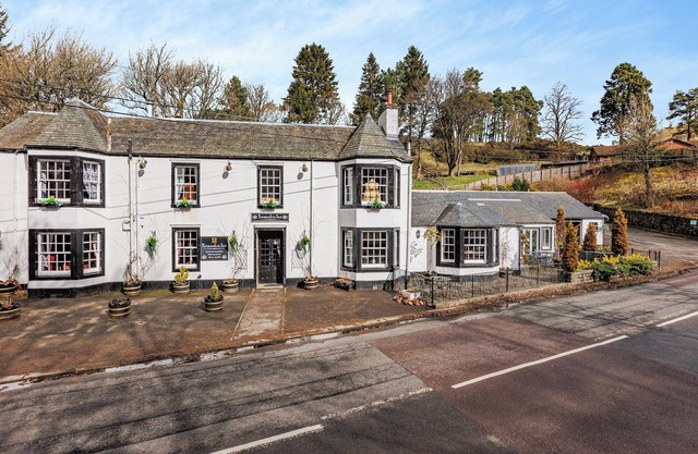 7 bedroom accommodation in Glendevon, near Gleneagles
