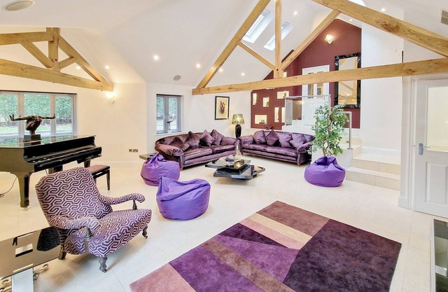 7 bedroom accommodation in North Duffield, near York