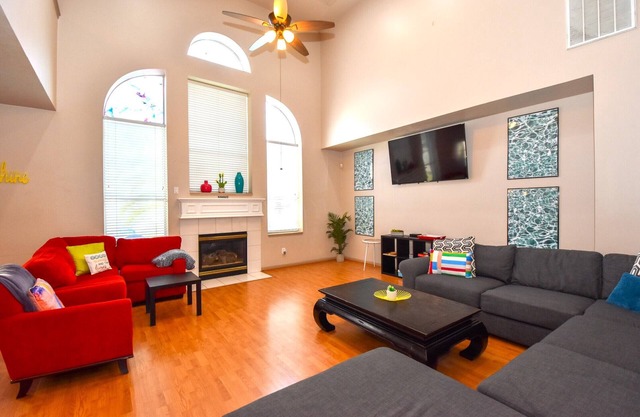 7-Bedroom Getaway w/Pool: 25 Mins Downtown WO