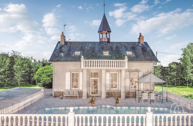 7 bedroom stunning home in Ardentes