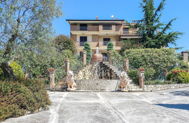 7 bedroom stunning home in Caiazzo