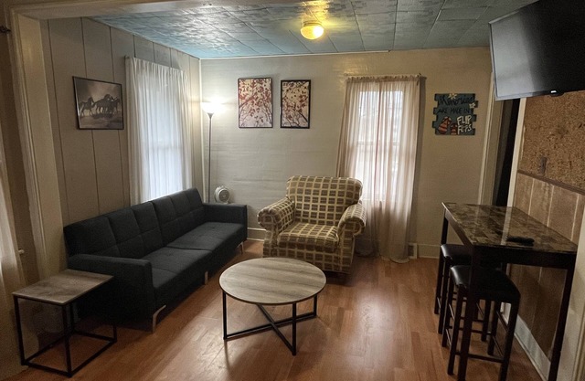 #7 Cultural Center Apartment Downtown Flint