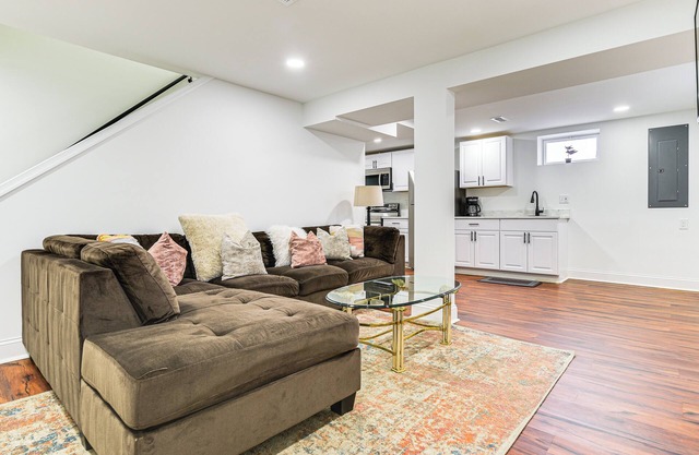7 Mi to Baltimore: Maryland Gem w/Shared Yard!