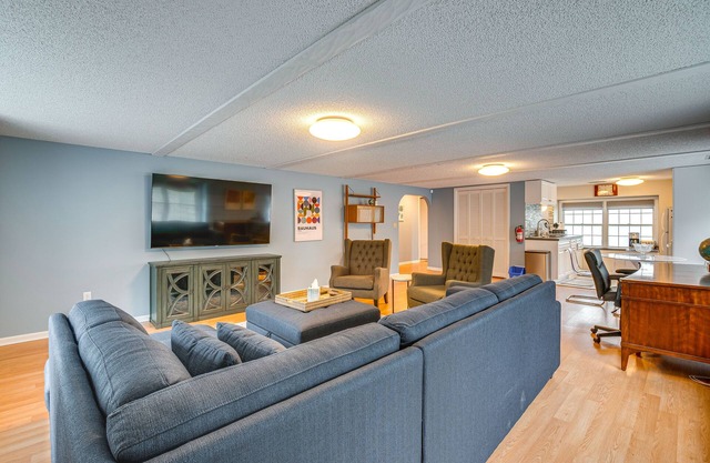 7 Mi to Newark: Montclair Vacation Rental