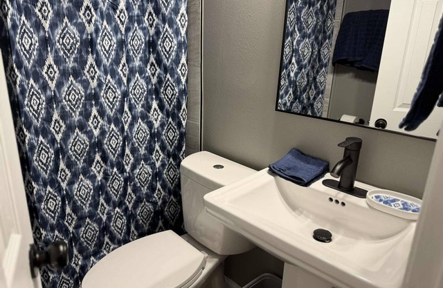 7 min to Doak Stadium 5 Min from Airport NEWLY renovated house!