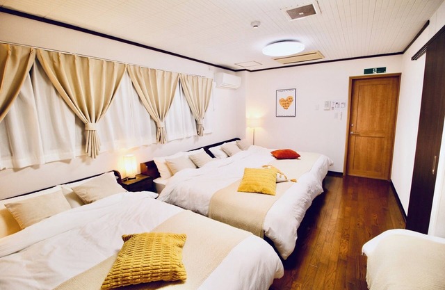 7 minutes to USJ Large groupVIP class 230m 3 bathrooms 5 bedrooms 12 beds 7 minutes to N - CRResidence Fukushima/Osaka Ōsaka