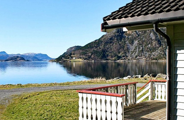 7 person holiday home in Selje