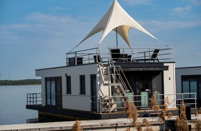 7. Schwimmendes Ferienhaus Neptun - Schwimmende Ferienhäuser Gräbendorfer See