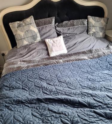 75 Park Prewett Dbl room with Super King bed