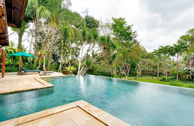 7BR VILLA UBUD BALI HOLIDAY FOR FAMILY