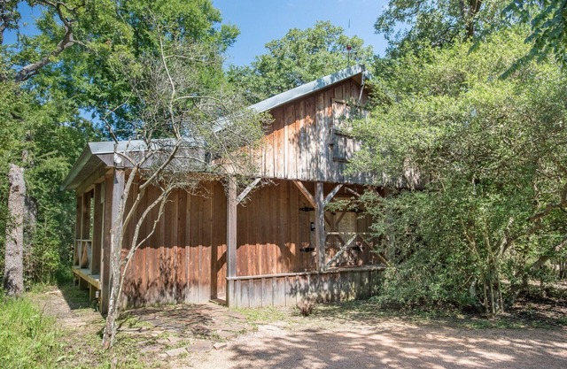 7F Lodge - The Barn A Secluded Western Style Place w/Jacuzzi Tub and Breakfast