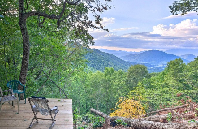 8 Acres + Hiking Trails: Little Switzerland Escape