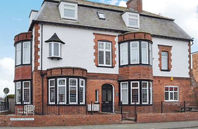 8 bedroom accommodation in Filey