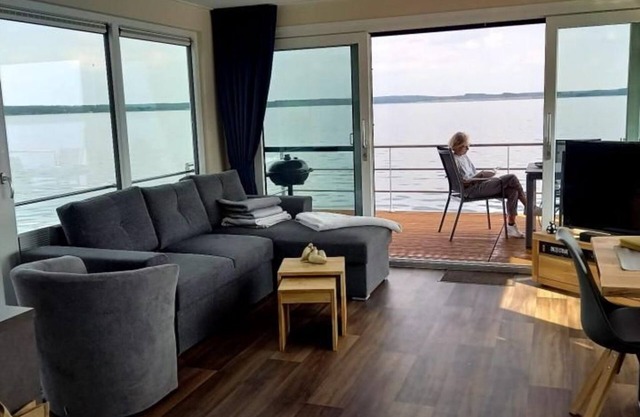 8. floating vacation home Milan - Floating vacation homes Gräbendorfer See