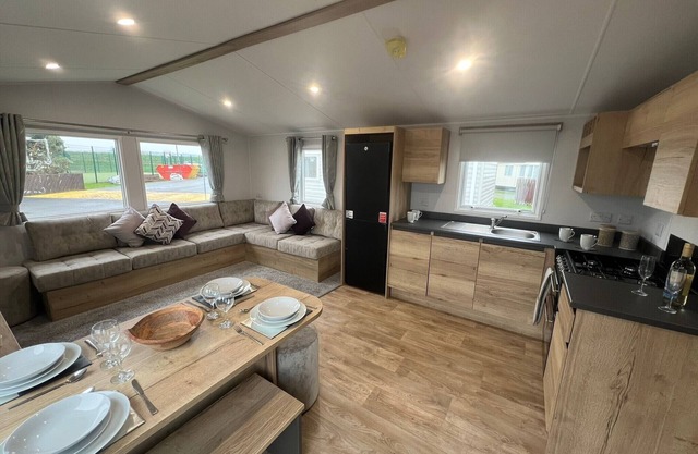 8 Guests - Swimming Pool - 1min to the Beach