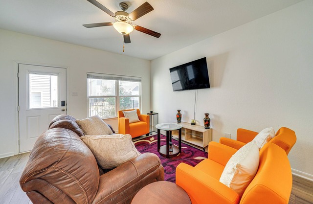 8 Mi to Lackland AFB: Pet-Friendly Home w/Yard!