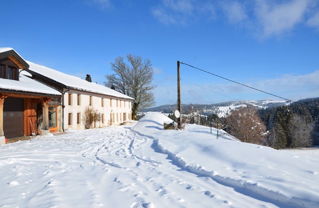 8 pers rental Gite Haut Jura The barns of the red cross