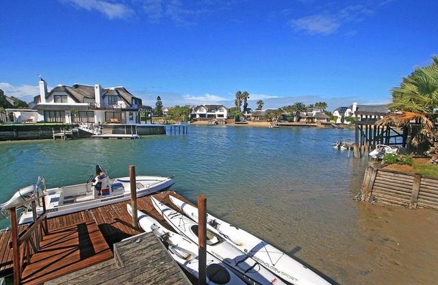 8 Seaglades - Four Bedroom House, Sleeps 8