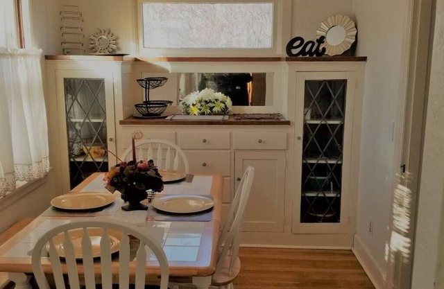 80+Day❤️ Lovely Smart Craftsman| 2 Kings | BBQ, Firepit, Patio Sets, Fenced Yard