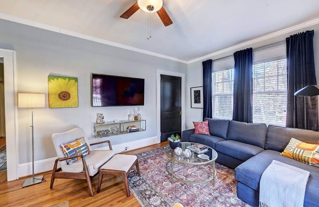 800 Magnolia: 3 Units, Chic 6BR w/Porch