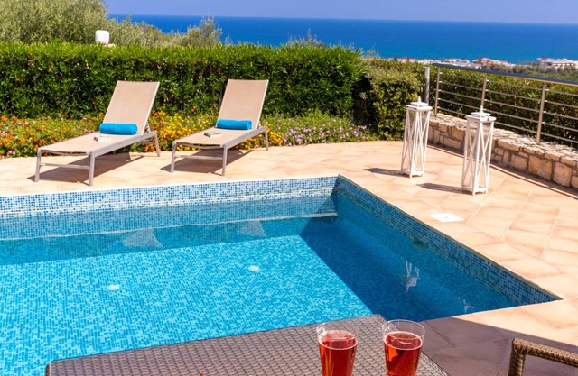 800m. from the sea, Private Pool, Free Breakfast, Sea View, Family Friendly