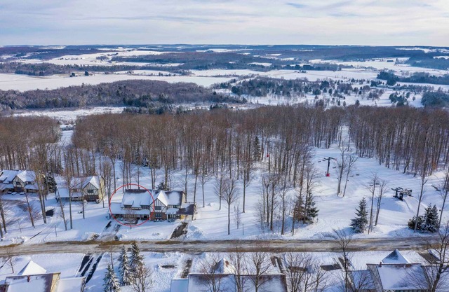 8280 The peak- Hot tub, ski in/ski out, Pool table, Golf course, fire pit