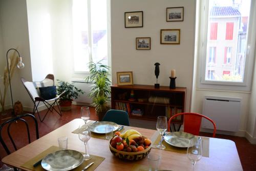 85 m2 centre ville 2 mn vieux Port au calme