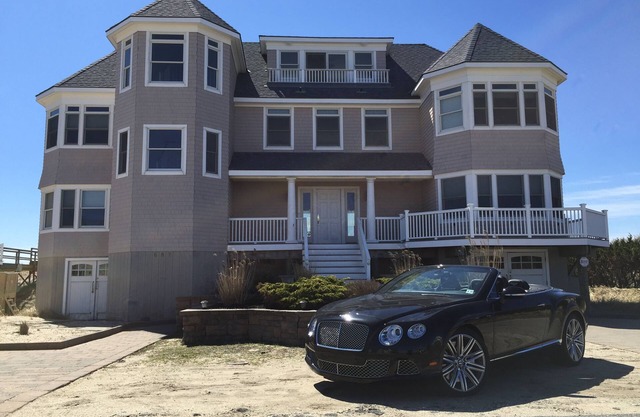 8BR Glamorous Oceanfront Home with Pool+Jacuzzi. Last Minute Deals Available!