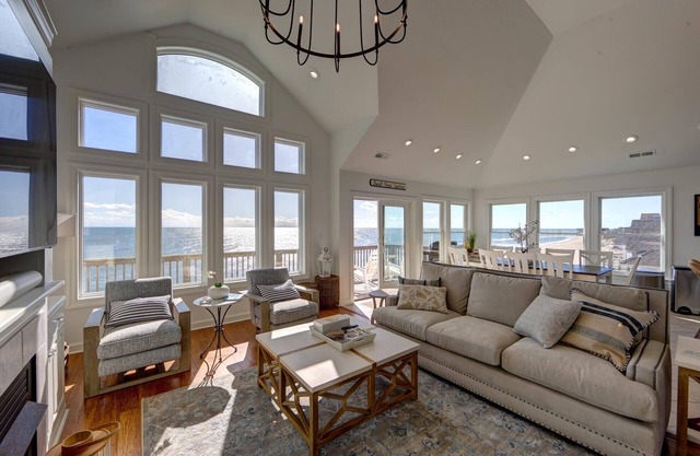 8BR Oceanfront in OBX w HotTub, Elevator & Theater Room!