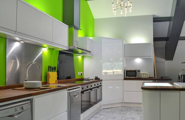9 bedroom accommodation in Brandesburton, near Bridlington