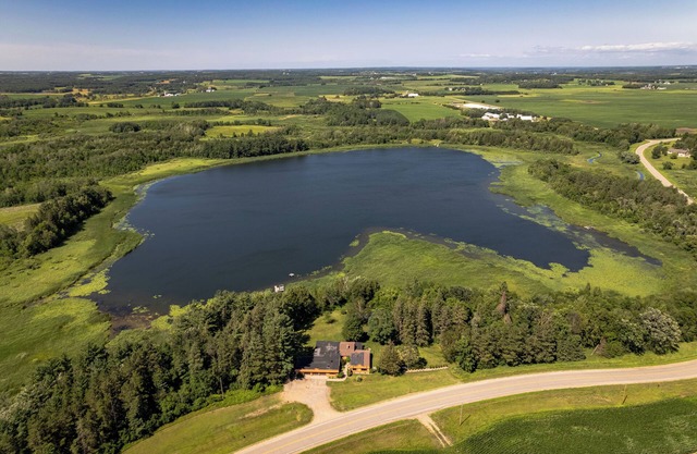 9 bedroom Cabin Estate on Private Lake
