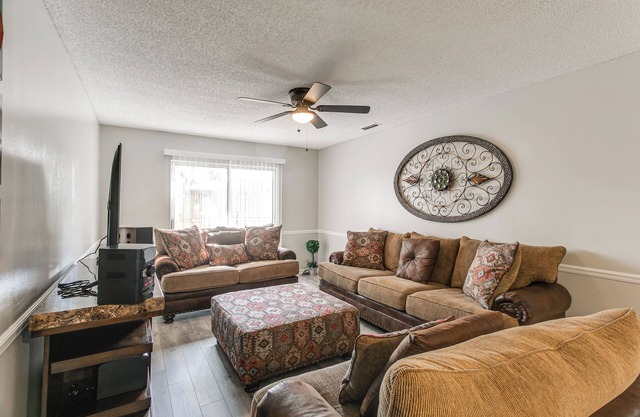 9 Mi to Moody AFB: Newly Updated Condo Near Dining