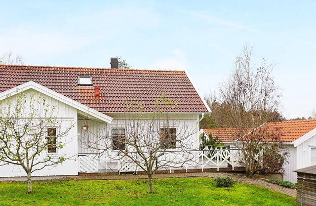 9 person holiday home in Fjällbacka