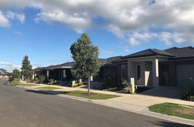 9 Serenity Home 4-bedroom with WiFi and AC in Pakenham