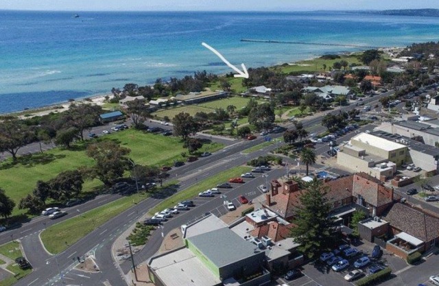 930 Cabin on the beach-30metres Beach/Shops/Pub/Resturants-Leave car behind
