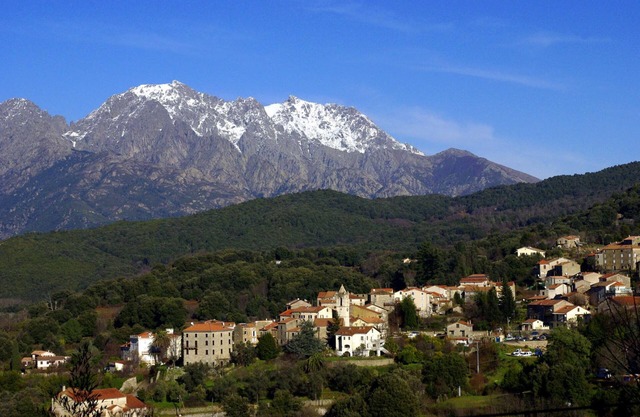 95m2 comfort and beautiful view linen included Parking ok