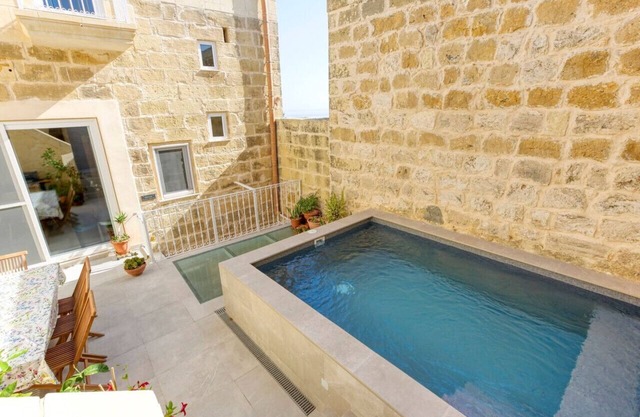 A 2BR farmhouse with private pool in Zebbug & BBQ