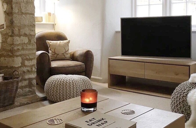 A Beautifully Renovated 5-bedroom Cotswold Stone House With a Large Garden