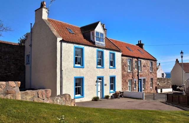 A beautiful 4 bedroomed house next to the harbour with fabulous gardens