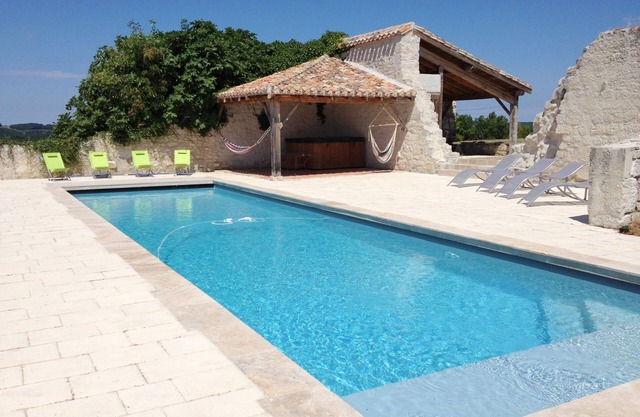 A beautiful home with quality services, private pool and Spas
