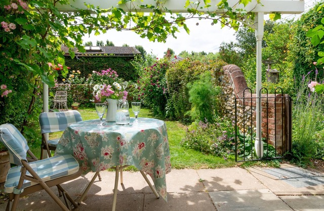 A beautiful little Victorian House in one of Suffolk’s prettiest villages.