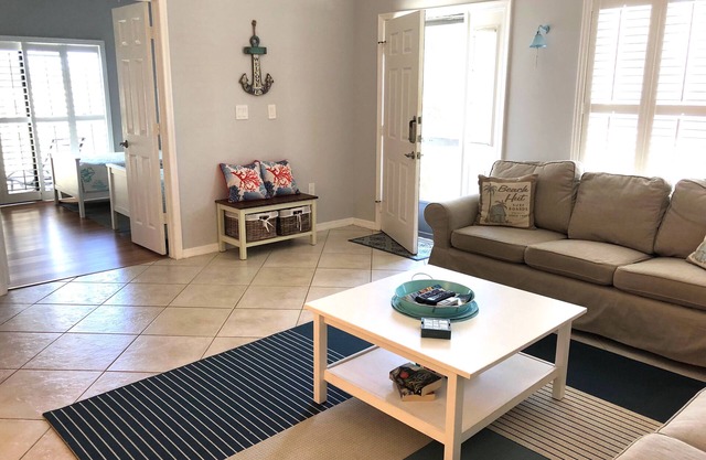 A beautiful newly renovated and updated condo walking distance to the beach!