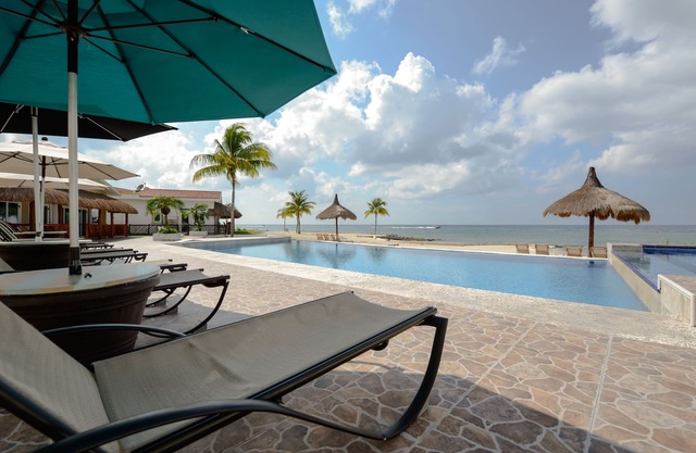 A beautiful villa for in a quiet community, steps from the beach, private pier