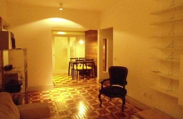 Amplo apartamento no coração da Cidade Baixa