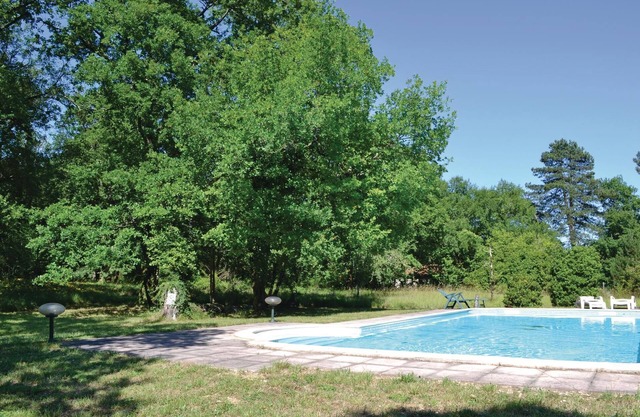 A bright house on a 3-hectare plot with a small vineyard and orchard.