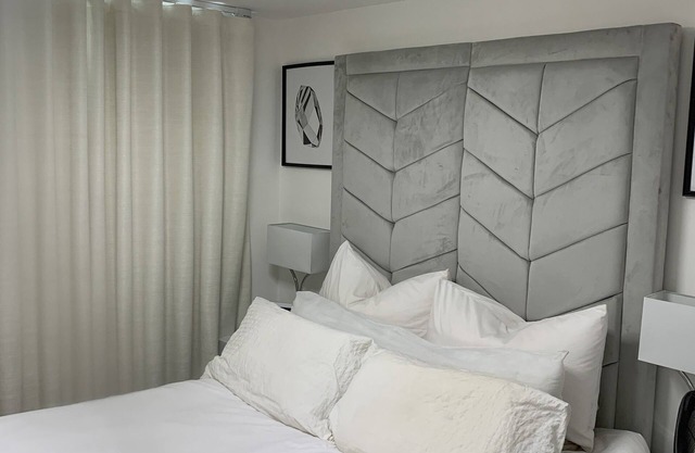 A BYK luxury new home that sleeps 2 - 8 people