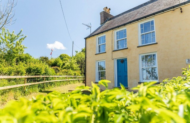 A cosy cottage full of character, comfort & style.