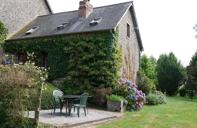 A cosy country cottage in a tranquil rural setting. Sleeps 4 in 2 bedrooms.